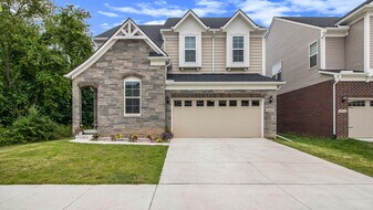 28320 Verona Dr in Novi, MI - Building Photo