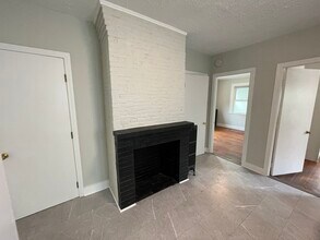 16 Lemon St, Unit 2 in Salem, MA - Building Photo - Building Photo