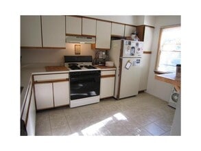 135 W Nyack Rd in Nanuet, NY - Building Photo - Building Photo