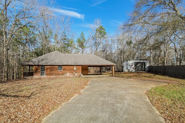 95 Oakwood Dr in Wetumpka, AL - Building Photo - Building Photo