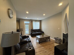 10 Boehm Dr in Sayreville, NJ - Building Photo - Building Photo