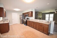 867 Fredonia Dr photo'