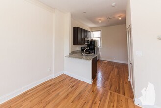 2954 N Racine Ave, Unit 2f in Chicago, IL - Building Photo - Building Photo