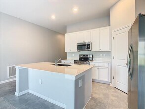 1033 Holden Wy in Eagle Lake, FL - Building Photo - Building Photo