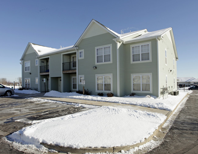 Charleston Apartments in Kenosha, WI - Building Photo - Building Photo