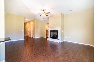 4870 Castlewood Ln, Unit 4870 in Fayetteville, AR - Building Photo - Building Photo
