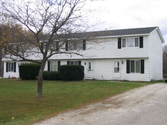 West Water Court in Port Huron, MI - Building Photo