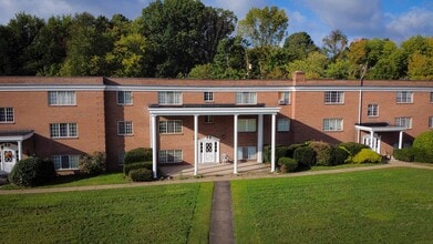 Craigdell Gardens in New Kensington, PA - Foto de edificio - Building Photo