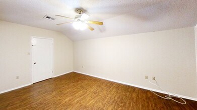 8734 Pecan Tree Dr in Baton Rouge, LA - Building Photo - Building Photo
