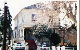 2050 San Antonio Ave in Alameda, CA - Building Photo