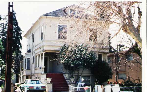 2050 San Antonio Ave in Alameda, CA - Foto de edificio