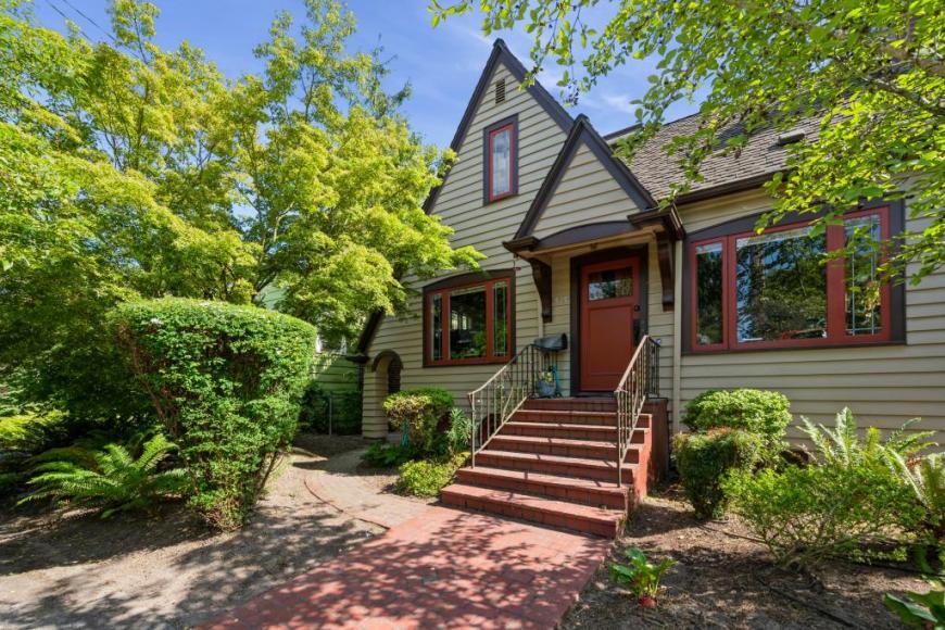 533 N 74th St in Seattle, WA - Building Photo