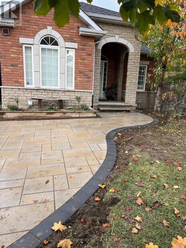 38 Hurst Dr in Barrie, ON - Building Photo - Building Photo