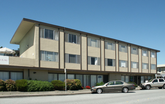 1600 Laurel St in San Carlos, CA - Building Photo - Building Photo