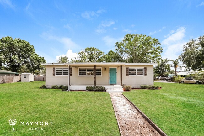 property at 1228 Vista Pl