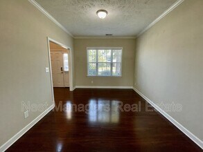 4028 Quarry Hollow Drive in Fayetteville, NC - Building Photo - Building Photo