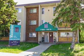 Shirley Manor in Edmonton, AB - Building Photo - Building Photo