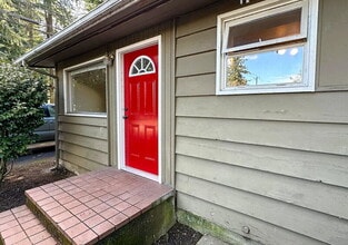 523 Madison St in Everett, WA - Building Photo - Building Photo