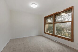 1130 Home Ave in Elk Grove Village, IL - Building Photo - Building Photo