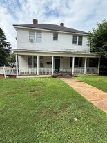 616 W Poplar St in Griffin, GA - Building Photo