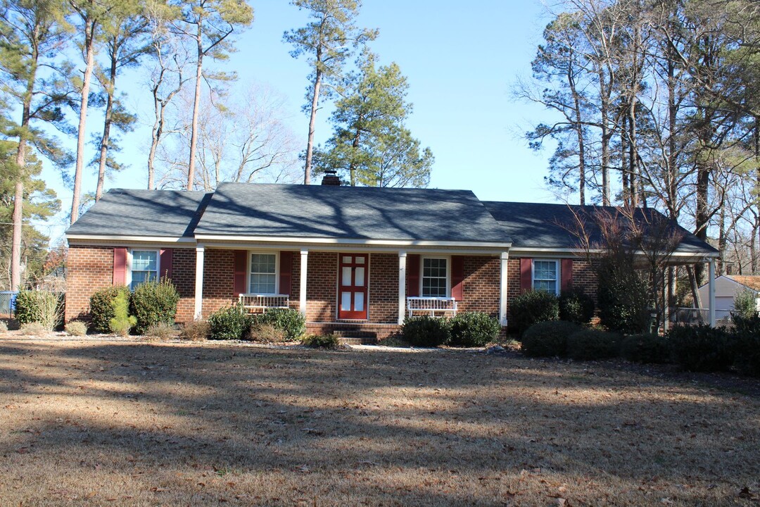 4006 Lady Marian Rd in Wilson, NC - Building Photo