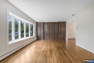 20 Dogwood Dr in Allendale, NJ - Building Photo - Building Photo