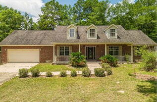 33 Johnson Rd in Wiggins, MS - Building Photo