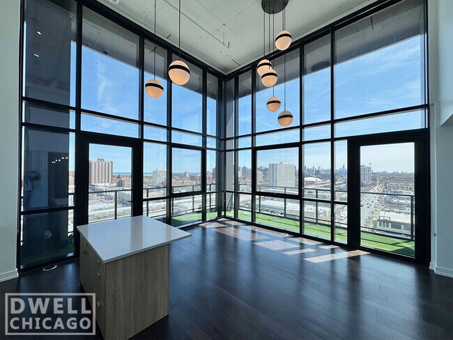 5039 N Broadway St, Unit 1 in Chicago, IL - Building Photo - Building Photo