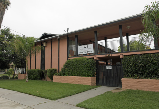 Poplar Apartments in Loma Linda, CA - Building Photo - Building Photo