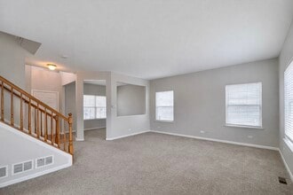 2310 Shiloh Dr in Aurora, IL - Building Photo - Building Photo