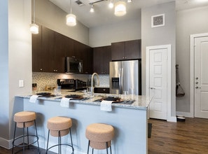 AMLI Frisco Crossing in Frisco, TX - Building Photo - Building Photo