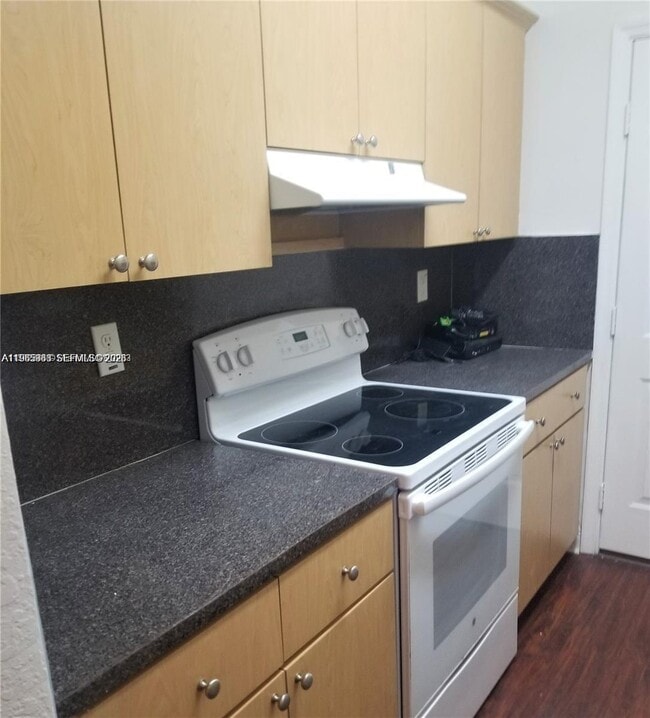 property at 941 NE 169th St