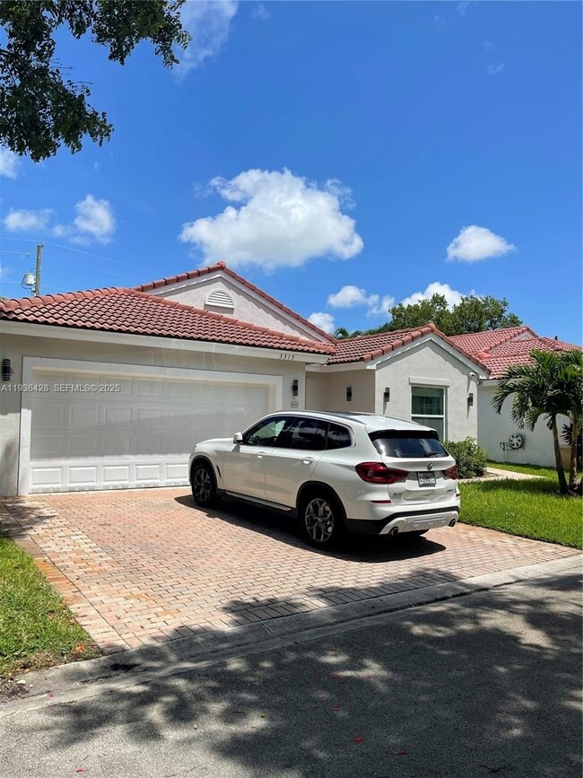 property at 3315 SW 49th St