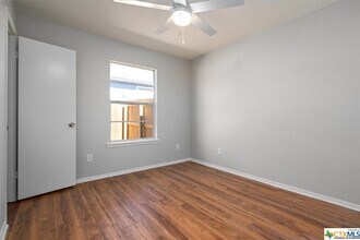 1206-1208 Hillyer St in San Marcos, TX - Building Photo - Building Photo