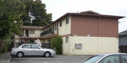 4005 Lyon Ave in Oakland, CA - Building Photo - Building Photo