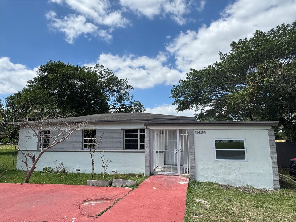 11434 NW 22nd Ave in Miami, FL - Building Photo