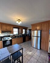 17 Cufflin St, Unit 1 in Boston, MA - Building Photo