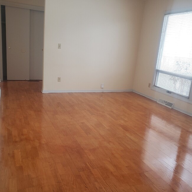 property at 12 Brompton Cir