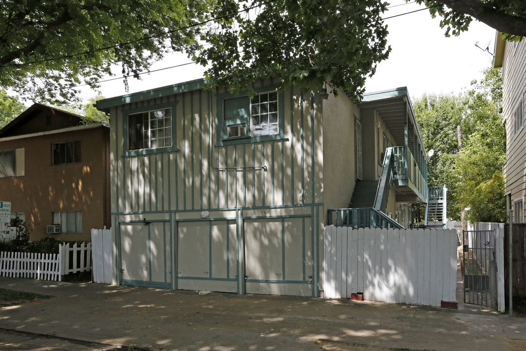 1910 5th St in Sacramento, CA - Foto de edificio