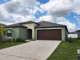 10357 Scarlet Skimmer Dr in Riverview, FL - Building Photo