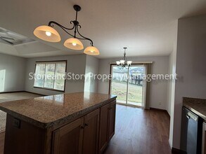 6021 SW 44th St in Topeka, KS - Building Photo - Building Photo