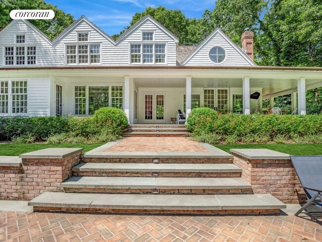 28 Cedar Trail in East Hampton, NY - Foto de edificio - Building Photo