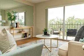 1120 N Shore Dr NE, Unit 301 in St. Petersburg, FL - Foto de edificio - Building Photo