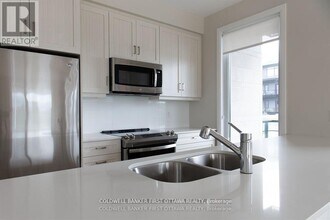 150-150 Boundstone Way in Ottawa, ON - Building Photo - Building Photo