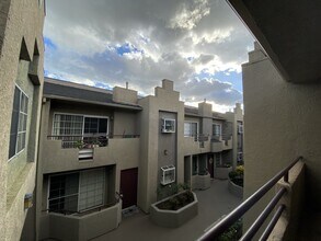 2908 W. Victory in Burbank, CA - Foto de edificio - Building Photo