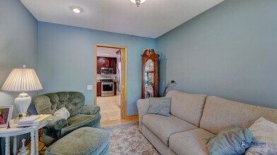 2226 Shannondale Dr in Libertyville, IL - Building Photo - Building Photo