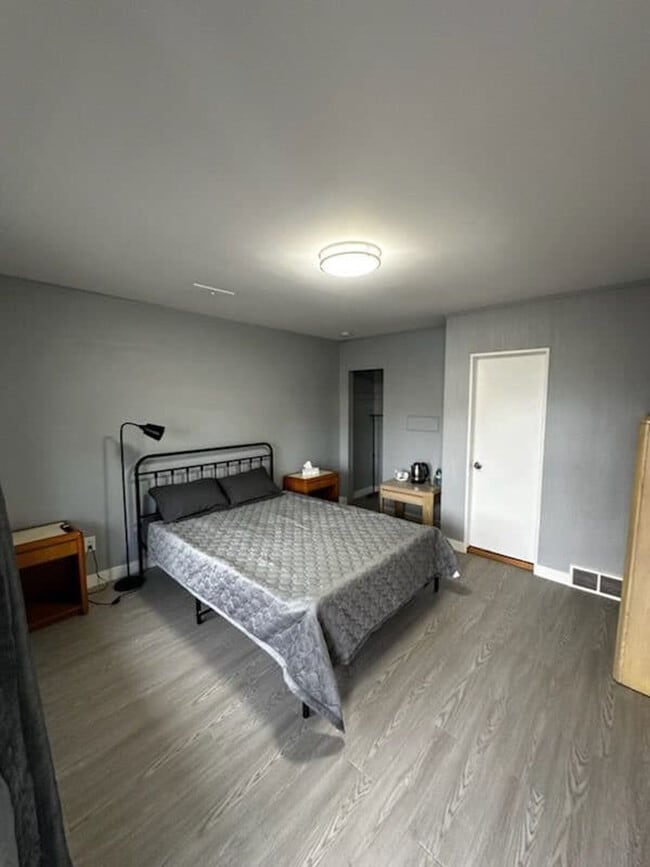 property at 10655 Niagara River Pkwy