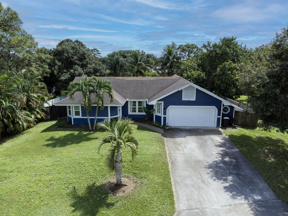 446 Cardinal Trail in Stuart, FL - Building Photo