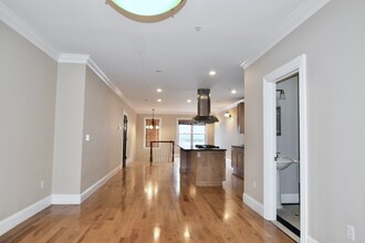 360 Dorchester St in Boston, MA - Foto de edificio - Building Photo