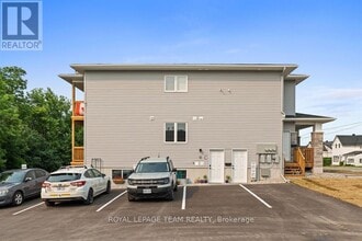 201 Teskey St in Mississippi Mills, ON - Building Photo - Building Photo